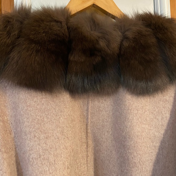 New- Cashmere Wool blend with Mink lining size L - Picture 4 of 5
